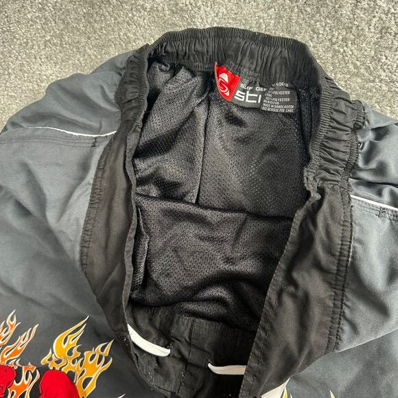 Y2K Skull and Flame Baggy Black Shorts Size Large Board Shorts Skater jnco style - Picture 3 of 8